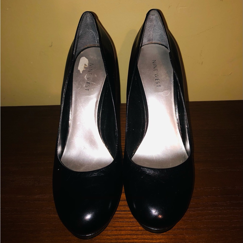Nine West black pumps. Great condition